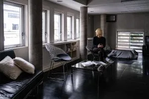 浮遊のいえ 建築家原広司の住宅作品 Floating House A Private Stay in the Art of Architect Hiroshi Hara - Joetsu