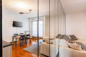 Quiet Home with Terrace - 20 min from Milan Duomo