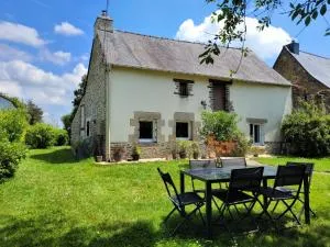 Belle maison familiale dans la campagne Bretonne - La Croix-Helléan