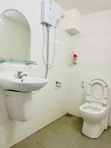 Phú Gia Hotel 99 Đường D1, KDC Him Lam, Tân Hưng, Quận7