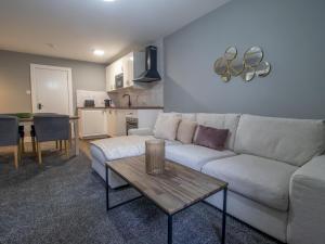 Happy Haven Home, West End - Pass the Keys