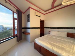 Khách Sạn Hương Trầm 5