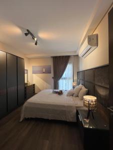 Stylish 3-BR Apartment in Zed Towers, Sheikh Zayed