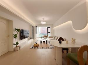 EHUB - Modern Rare 4-Bedroom APT, 50m from subway - Hotel 2 stelle a Shanghai