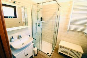 Casa Sebastiano am Lago Maggiore - familienfreundliches Ferienhaus mit Pool