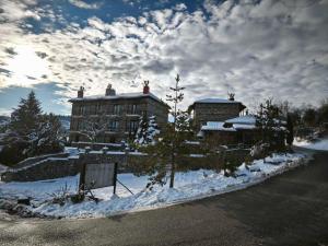 ΞΕΝΩΝΑΣ ΘΕΑ