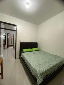 Nhà 4 Phòng Ngủ (Four-Bedroom House)