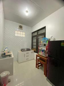 Nhà 4 Phòng Ngủ (Four-Bedroom House)