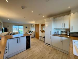 Gwel Y Bae-2 Bed-en-suite-Lift-Pet friendly