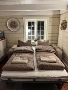 Lillesand sentrum unique accommodation - 比尔克兰