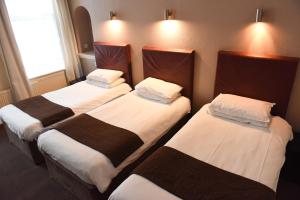 Triple Room room in Sandyford Hotel