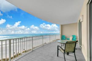 Twin Palms 702