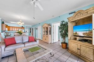 Twin Palms 702