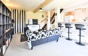 Pet Friendly Home In Le Mesnil-Esnard