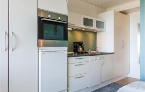 Awesome Apartment In Allinge