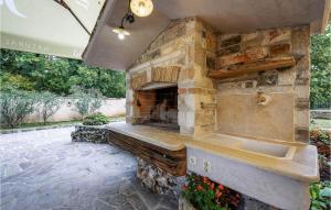 1 Bedroom Stunning Home In Sveti Lovrec