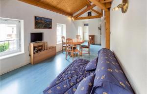 Appartements Stunning Apartment In Usson-En-Forez : photos des chambres