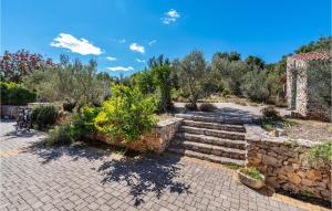 Amazing Home In Veli Iz With Wifi