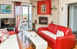 Nice Home In Postira With Wifi