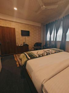 Ganga Savera - On Ganga Ghat