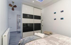 1 Bedroom Cozy Apartment In Bakar