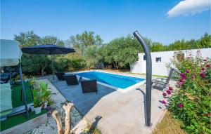 2 Bedroom Lovely Apartment In Pula