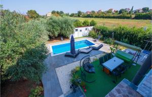 2 Bedroom Lovely Apartment In Pula 
