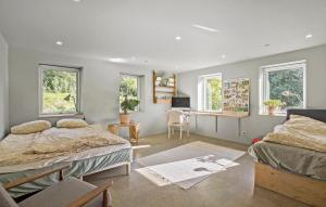 4 Bedroom Beautiful Home In Knebel