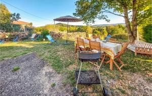 Maisons de vacances 4 Bedroom Beautiful Home In Lantriac : photos des chambres