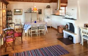 2 Bedroom Stunning Home In Värnamo