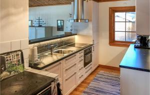 2 Bedroom Stunning Home In Värnamo