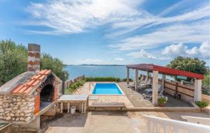 3 Bedroom Lovely Home In Dobropoljana