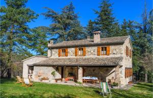 4 Bedroom Beautiful Home In Acqualagna