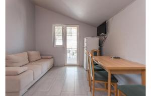 1 Bedroom Cozy Apartment In Kakma