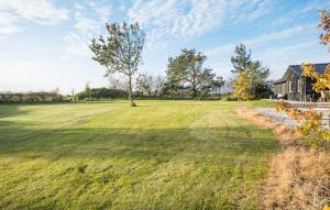 Awesome Home In Løgstør With Wifi