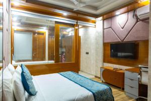 Platinum Service Apartment DLF Phase 3 Cyber City