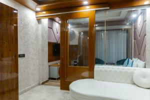 Platinum Service Apartment DLF Phase 3 Cyber City