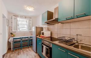 One-Bedroom Holiday Home In Potomje