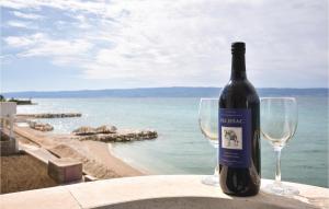 Two-Bedroom Apartment In Podstrana