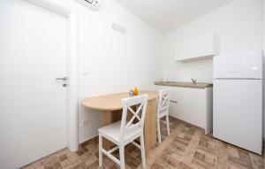 1 Bedroom Gorgeous Apartment In Imotski