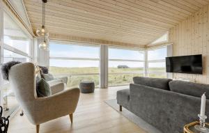 3 Bedroom Ocean Front Home In Hjørring