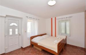 Nice Apartment In Privlaka With Wifi