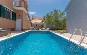 Stunning Apartment In Karalic With Wifi - Razvođe