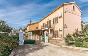 Apartment Valtursko Polje I - PUY