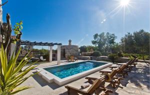 Awesome Home In Bogomolje With Kitchen