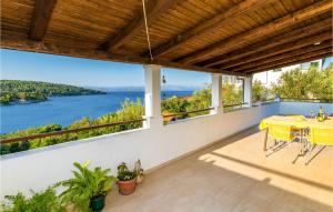 Two-Bedroom Apartment In Necujam - 3hvězdičkové hotely ve městě Nečujam