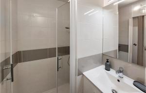 Maisons de vacances 2 Bedroom Stunning Home In Jard-Sur-Mer : Maison de Vacances 2 Chambres
