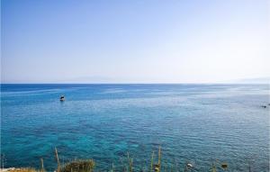 Cozy Apartment In Portigliola With Wifi