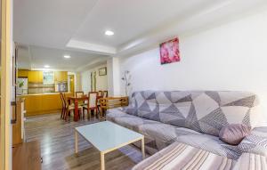 2 Bedroom Lovely Apartment In Benidorm