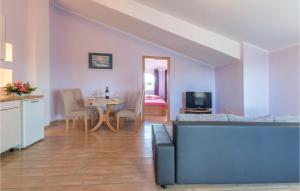 Amazing Apartment In Fazana With Wifi